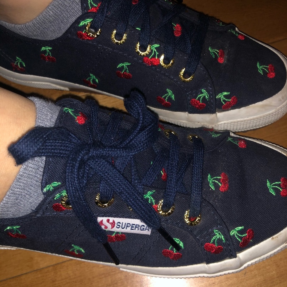 CHERRY SUPERGAS WOMENS SIZE 7